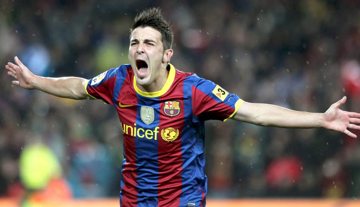 5. David Villa (Barcelona) - Kekacauan keuangan yang dialami Valencia memaksa klub tersebut harus menjual pemain bintangnya ini. Mahar sebeasar 34 juta pounds dari Barcelona akhirnya diterima Los Che untuk menyelamatkan klub. (EPA/Andreu Dalmau)