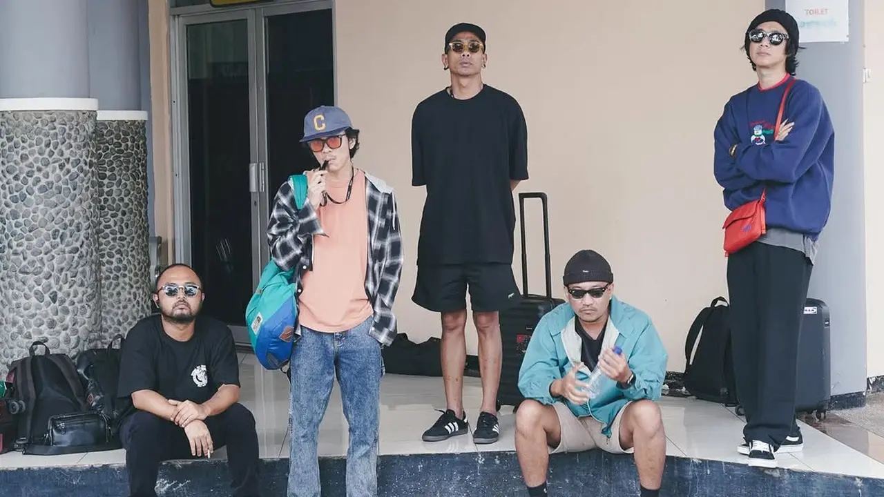 Lagu  Fourtwnty dengan  Makna Mendalam