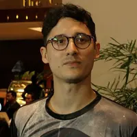 Main di beberapa film, bagaimana sih cara Nino Fernandez menjaga eksistensinya di industri perfilman?