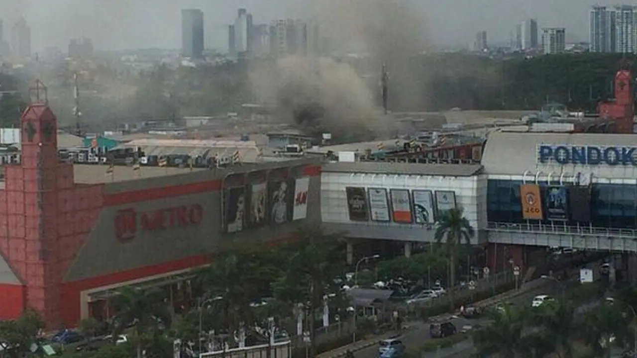 Foto-foto Kebakaran PIM 1 Hasil Bidikan Netizen