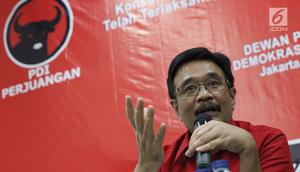 Ketua DPP PDIP, Djarot Saiful Hidayat memberi keterangan terkait Kongres V PDI Perjuangan tahun 2019 di Jakarta, Kamis (1/8/2019). Kongres dilaksanakan di Bali pada 8 Agustus 2019 dan mengambil tema Solid Bergerak Untuk Indonesia Raya. (Liputan6.com/Helmi Fithriansyah)