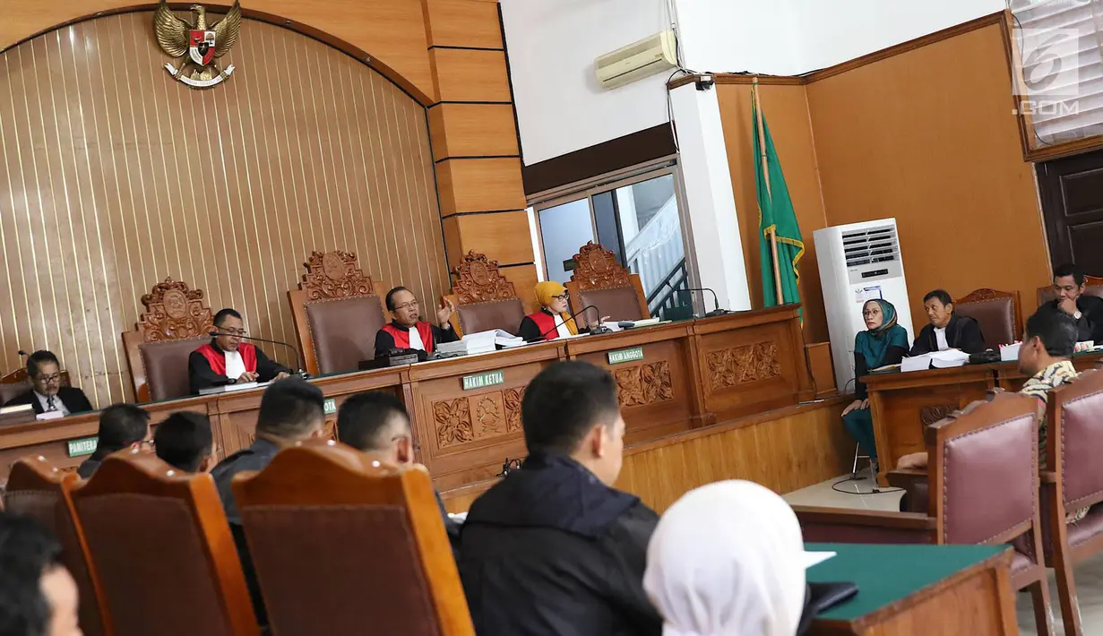 Suasana sidang lanjutan perkara penyebaran berita bohong atau hoaks dengan terdakwa Ratna Sarumpaet di PN Jakarta Selatan, Selasa (9/4). JPU menghadirkan 4 orang saksi dalam persidangan, salah satunya Presiden Konfederasi Serikat Pekerja Indonesia (KSPI) Said Iqbal. (Liputan6.com/Immanuel Antonius)