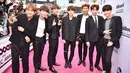 Pada tahun 2017, BTS masuk dalam kategori yang sama. Dan mereka berhasil mengalahkan Selena Gomez, Shawn Mendes, Ariana Grande, dan Justin Bieber. (Foto: ykpop.com)