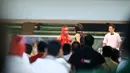 Dua Atlet Wushu saat bertanding pada Cabang Sanda Kejuaraan Dunia Wushu 2015 di Istora, Senayan, Jakarta,Rabu (18/11/2015). (Bola.com/Nicklas Hanoatubun)