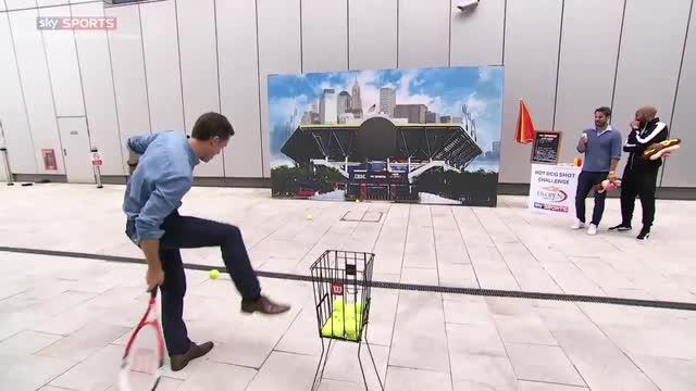 Thierry Henry dan Jamie Redknapp, masing-masing legenda Arsenal-Liverpool diprakarsai oleh Skysports bertarung adu lihai menggunakan bola tenis.
