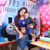 Bertepatan dengan hari kasih sayang atau Valentine, pesinetron dan pemain film Virnie Ismail menggelar ulang tahun anak keduanya, Endevour Aisy Hafiy dipanggil Deva. (Andy Masela/Bintang.com)