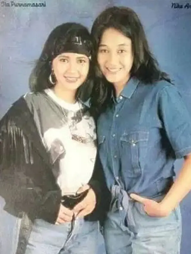 Nike Ardilla bersama rekan artis (Instagram/@NikeArdillaOfficial)