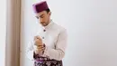 Reza Zakarya tampil begitu gagah dan menawan jelang akad nikah. Tak sedikit pula netizen yang memuji penampilan dari pedangdut yang telah menduda selama 2 tahun. (Liputan6.com/IG/@reza_zakarya_daa)
