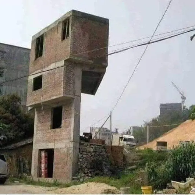 6 Desain Rumah Tingkat Ini Nyeleneh Banget, Bikin Bingung