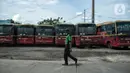 Nilai 417 bus yang berada di beberapa titik atau pool seperti Terminal Pulo Gebang, Pulo Gadung, dan Pinang Ranti akan dilelang seharga Rp21,3 miliar.  (merdeka.com/Iqbal S. Nugroho)