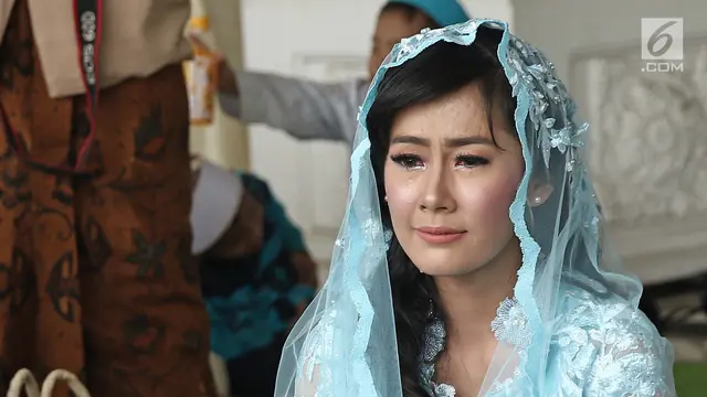 Minta Restu, Air Mata Ardina Rasti Tumpah saat Pengajian Jelang Pernikahan