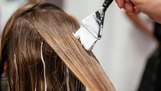 Ilustrasi mewarnai rambut/freepik.com/HelloDavidPradoPerucha