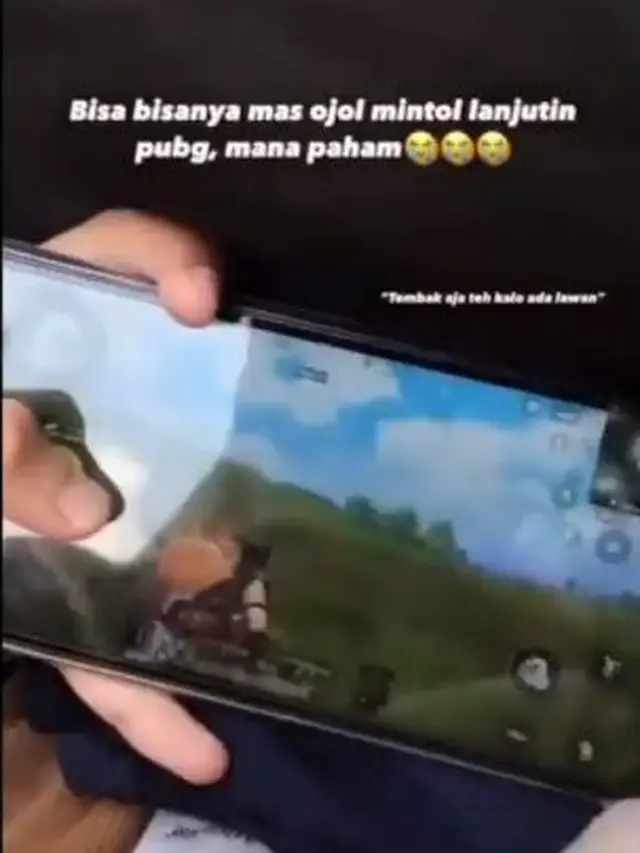Aksi Ojol Minta Tolong Penumpang Lanjutkan Main Game saat Perjalanan Ini Kocak Banget
