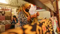 Pameran karya otentik seni batik Indonesia dari para perajin dan pengusaha seni batik di berbagai daerah Tanah Air.