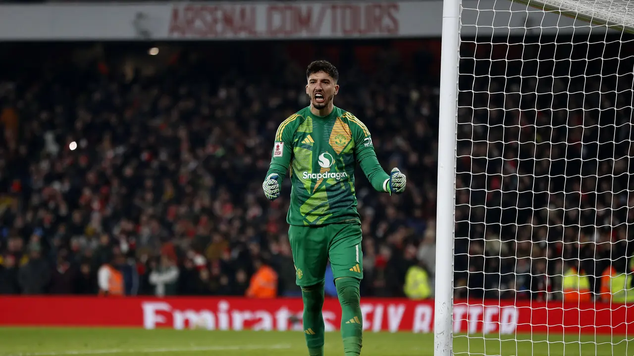 Altay Bayindir, Manchester United, MU, Piala FA