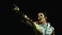 Selain berkiprah di dunia musik, Michael Jackson juga memiliki keinginan menjajal ranah akting. 