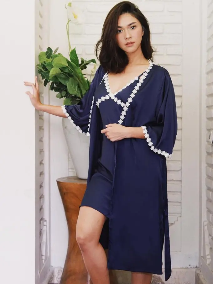 Nana Mirdad kenakan sleepwear (Instagram/nanamirdad_)