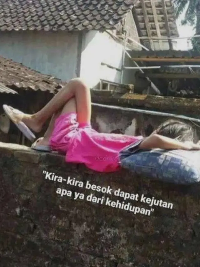 7 Meme Orang Lelah dengan Keadaan Ini Turut Bikin Sedih