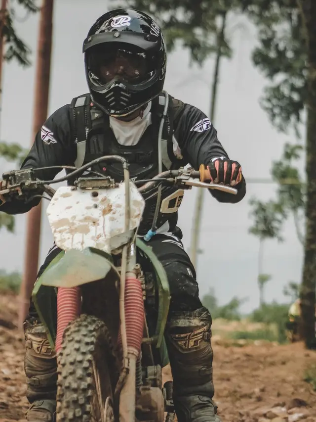 8 Potret Judika Pertama Kali Ikut Main Motor Trail, Jadi Pengalaman Seru