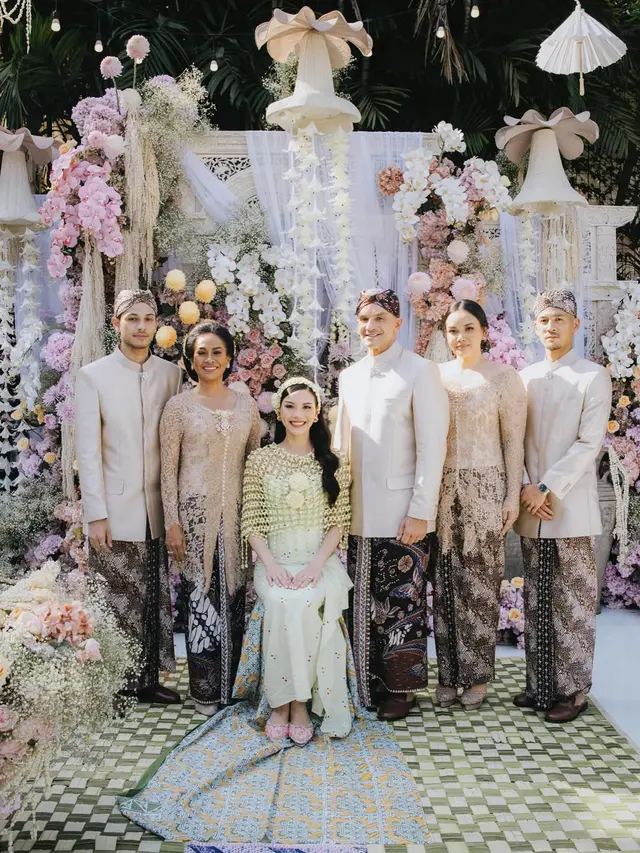 6 Pesona Keluarga Alyssa Daguise di Momen Sakral Jelang Pernikahan, Tampil Elegan