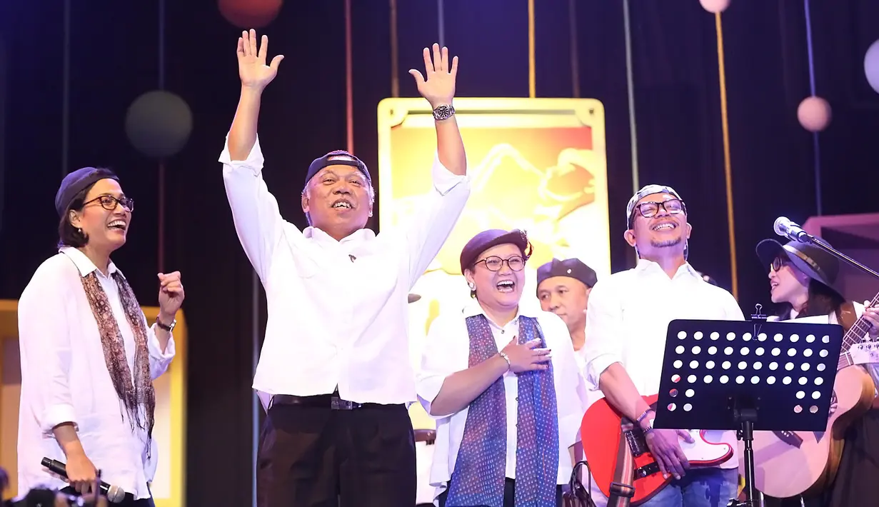 Elek Yo Band diantaranya, Triawan Munaf, Menteri Perhubungan Budi Karya Sumadi, Menteri Luar Negeri Retno Marsudi, Menteri Pekerjaan Umum dan Perumahan Rakyat Basuki Hadimuljono, Menteri Keuangan Sri Mulyani dan Hanif Dakari. (Bambang E Ros/Bintang.com)