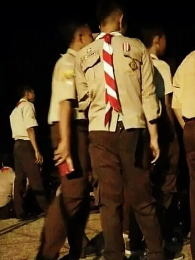 6 Pakaian yang Dipakai Murid Saat Sekolah Ini Nyeleneh, Kocak