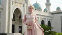 9 Model Gamis Kombinasi Ceruti yang Elegan, Tampil Menawan di Berbagai Acara 2026