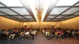 Suasana acara Roaring night Manchester City vs Arsenal di Ibis Style Jakarta, Tanah Abang, Minggu (31/3/2024). (Bola.com/M Iqbal Ichsan)