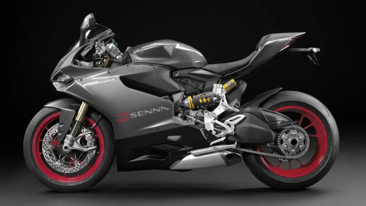 Max Biaggi Ikut Lelang Buat Beli Ducati Langka
