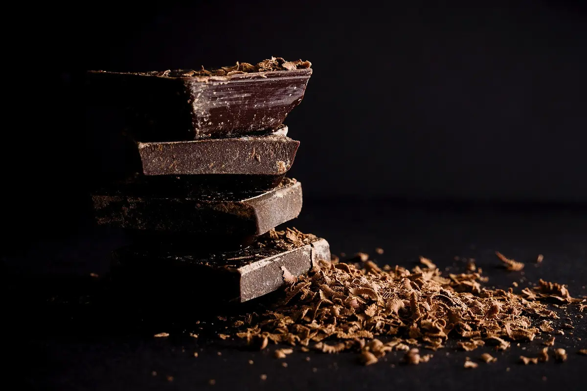 Ilustrasi Cokelat Hitam
