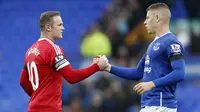 Everton's Ross Barkley shakes hands with Manchester United's Wayne Rooney at full time Action Images via Reuters / Carl Recine