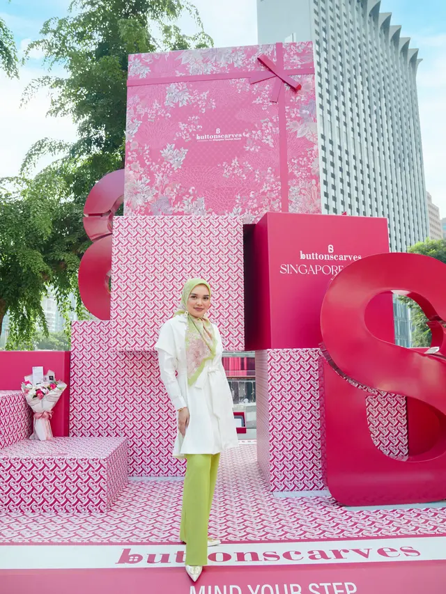 Linda Anggrea, CEO Buttonscarves