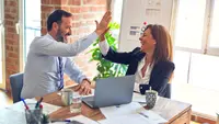 Ilustrasi semangat, motivasi, inspirasi, kerja di kantor. (Photo by krakenimages on Unsplash)
