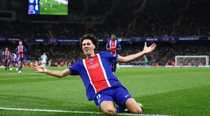 Selebrasi pemain PSG Maghnes Akliouche ketika menjebol gawang Manchester City di ajang Liga Champions (AFP)