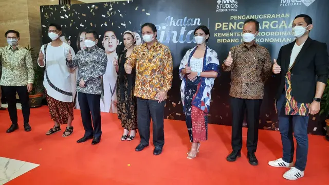 Ikatan Cinta mendapatkan penghargaan dari Menko Perekonomian Airlangga Hartarto