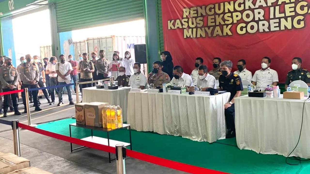 Kementerian Perdagangan (Kemendag) bersama Ditjen Bea Cukai Kementerian Keuangan dan Satgas Pangan berhasil menggagalkan ekspor minyak goreng ke Timor Leste. Foto: Kemendag