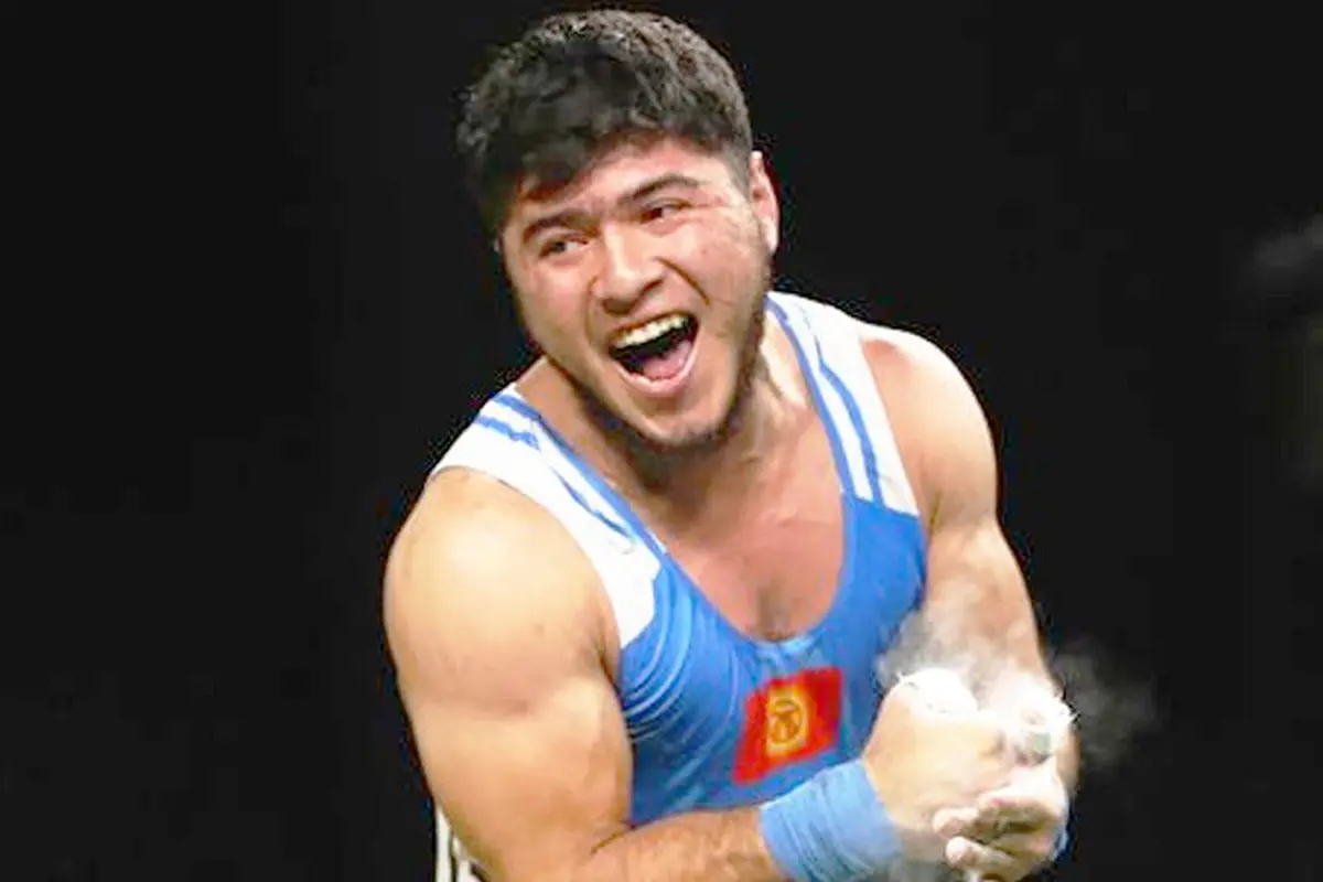 Izzat Artykov, atlet angkat besi dari Kirgistan diketahui memakai doping di Olimpiade 2016 (Foto: Mirror.co.uk)