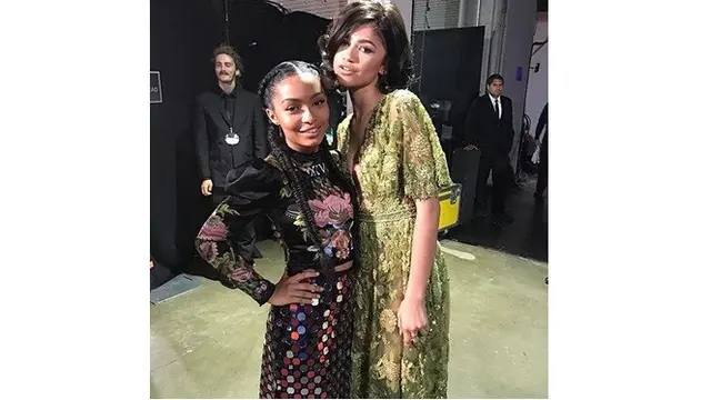 6 Pesona Yara Shahidi, Pemeran Tinkerbell Versi Live Action yang Curi Perhatian