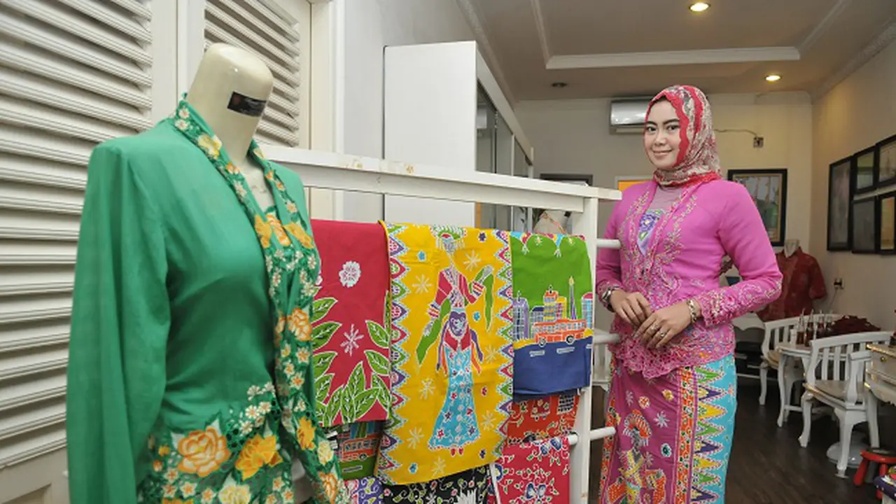 Melestarikan Budaya, Pengusaha ini Buat Batik Corak Betawi