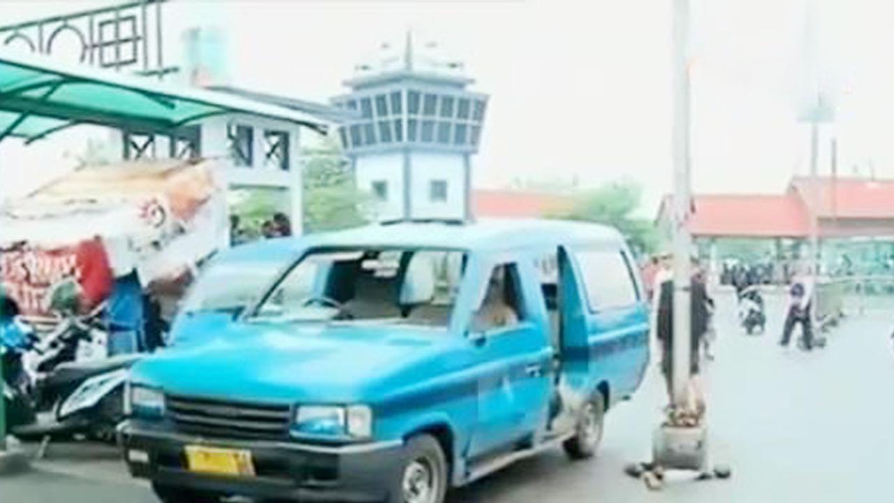 Sopir Angkot Bogor Masih Mogok