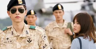 Siapa yang menyangka jika Song Joong Ki ingin menjadi sosok seperti karakter yang ia mainkan di Descendants of the Sun. "Aku ingin belajar dari Yoo Shin Jin," ujarnya seperti yang dilansir dari DramaFever. (Foto: Allkpop.com)
