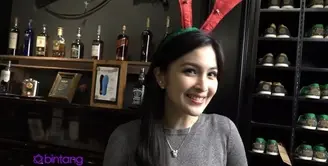 Sandra Dewi tengah menjalin hubungan asmara dengan Harvey Moeis. Semakin serius dengan kekasih, Sandra Dewi pun sering membicarakan kehidupan setelah menikah nanti dengan sang kekasih.