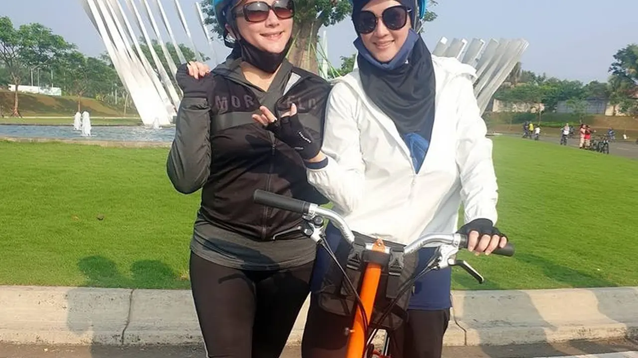 Dina Lorenza dan Cut Keke