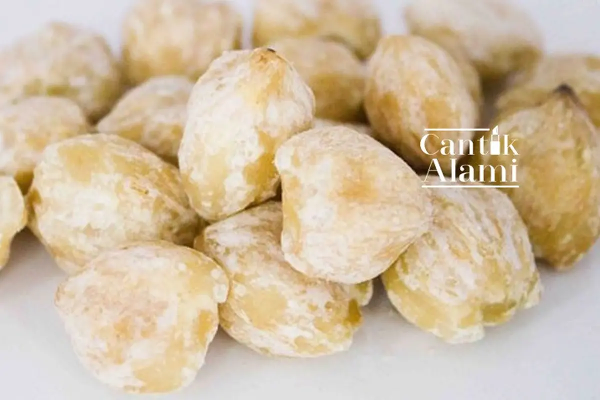 Cantik Alami: Selain Menebalkan Alis, Ini Manfaat Minyak Kemiri untuk Wajah