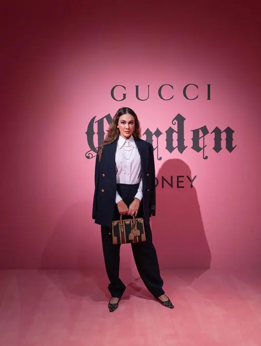 Luna Maya (Sumber: Instagram/lunamaya)