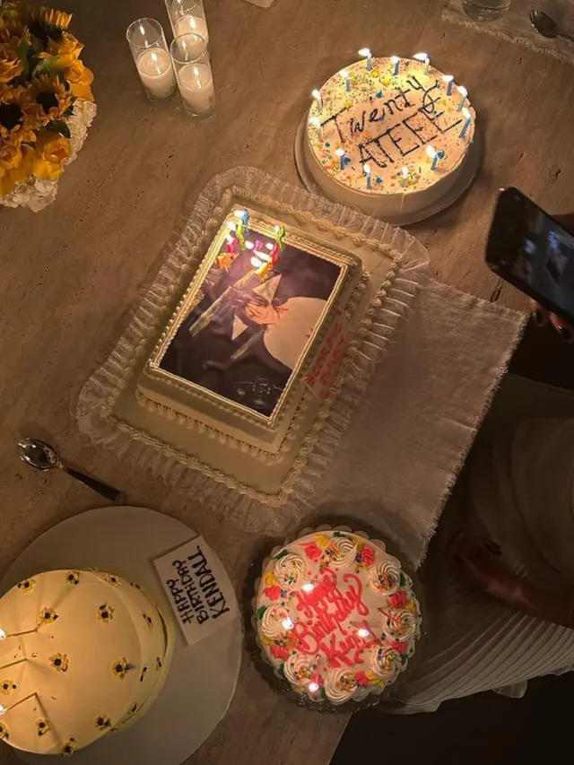 Kendall Jenner saat ulang tahun. [@kendalljenner]