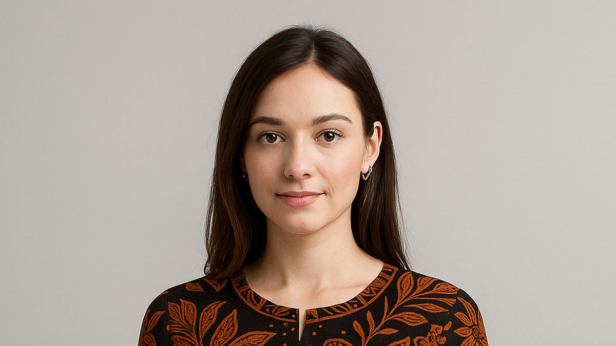Tips Memilih Batik Lengan Lonceng Dua Tingkat Modern untuk Aktivitas Sehari-hari di Kantor