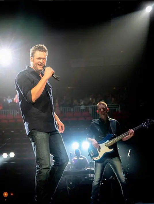 Meskipun belum memiliki rencana untuk momongan dan menikah, namun keinginan itu muncul dalam benak Gwen dan Blake.  (Instagram/Blakeshelton)