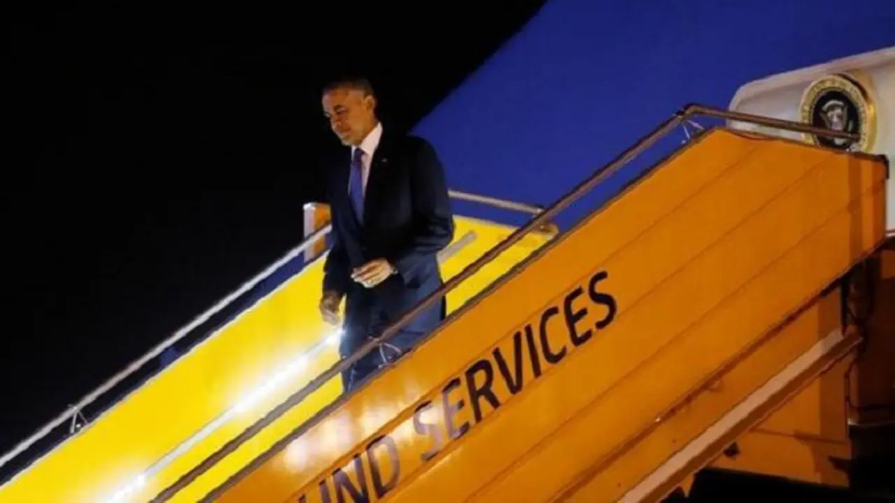 Presiden Obama tiba di Bandara Noibai, Vietnam 
