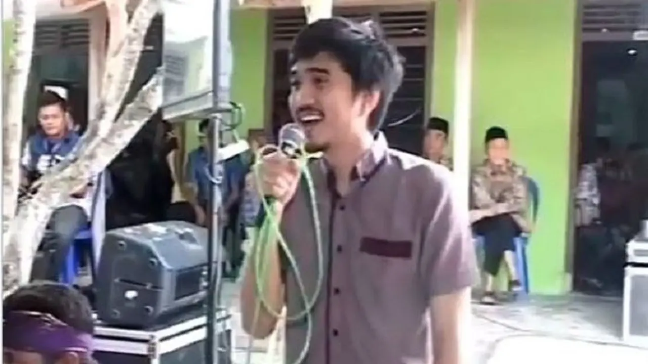 Jadi Vokalis Sukses, Ini 6 Momen Duta Sheila On 7 Tampil Sederhana